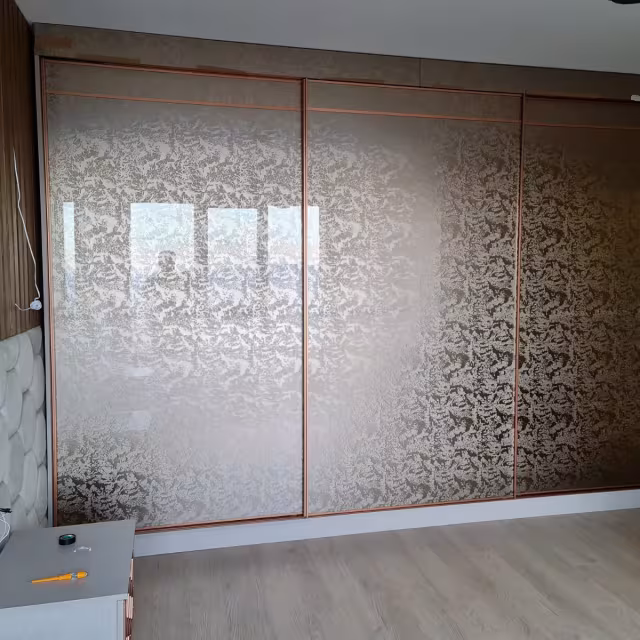 Bronz Dokulu Sürgülü Gardırop Kapak Uygulaması uygulama görseli