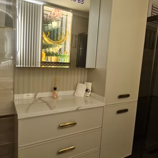 Depolamalı Banyo Dolabı ve Aynalı Üst Modül uygulama görseli