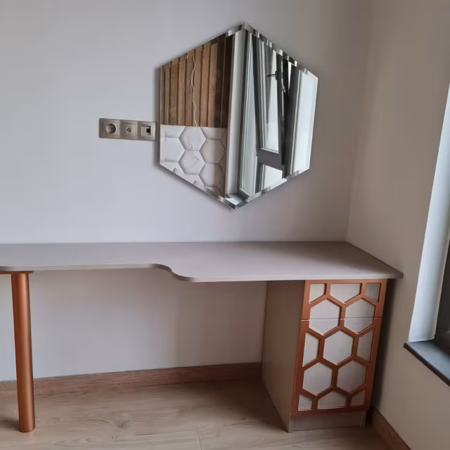 Geometrik Aynalı Dresuar ve Makyaj Masası uygulama görseli