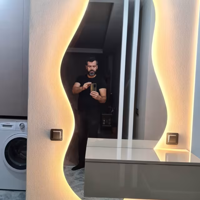 Organik Formlu Işıklı Giriş Aynasi ve Konsol uygulama görseli