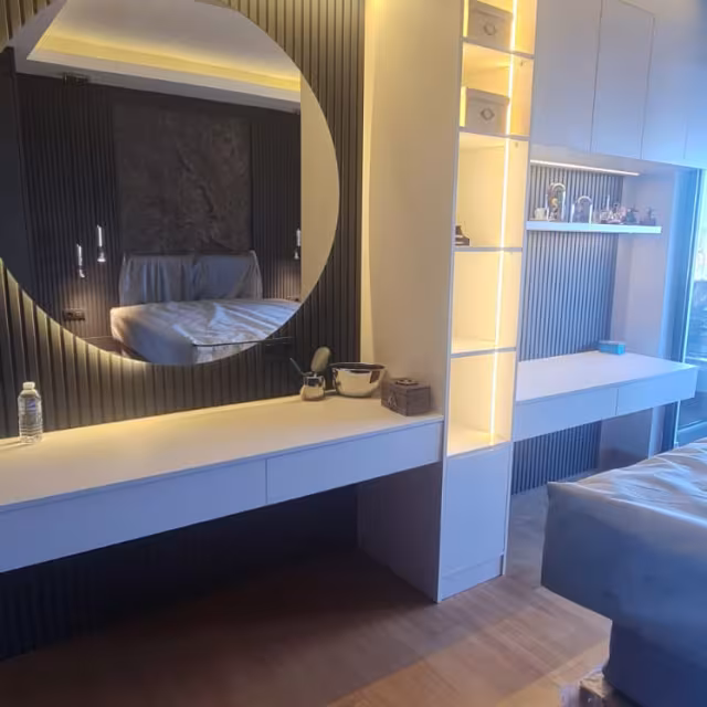 Yuvarlak Aynalı Makyaj Masası ve TV Ünitesi uygulama görseli